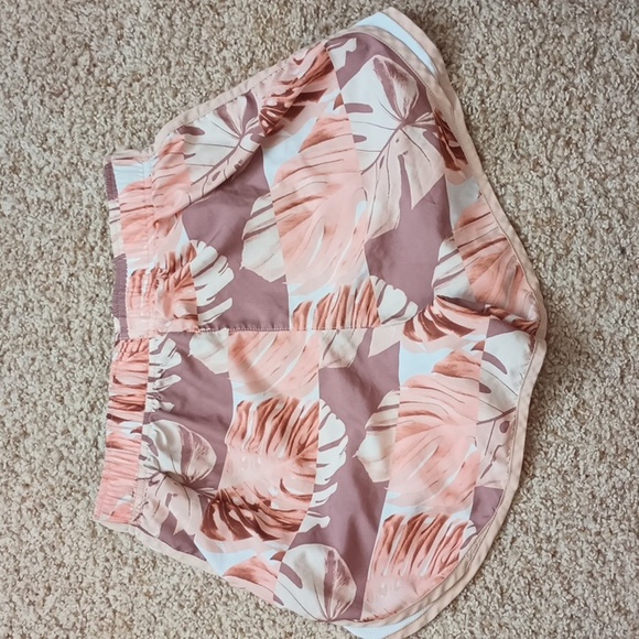 women's nike shorts - Picture 2 of 3